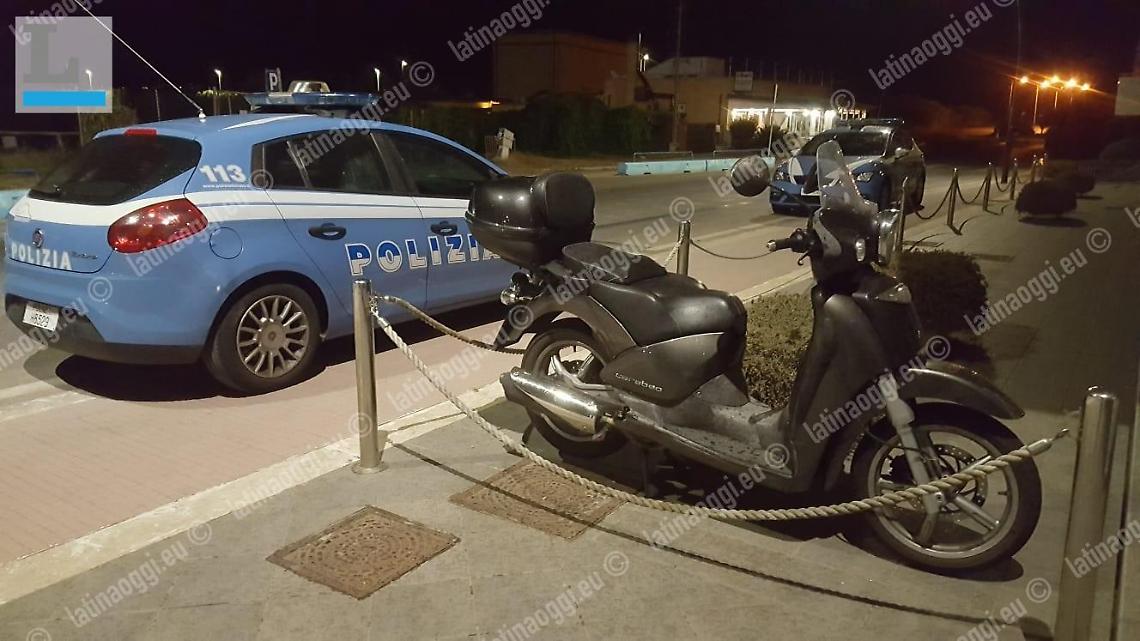 Scooter travolge un pedone al lido nella notte, due feriti
