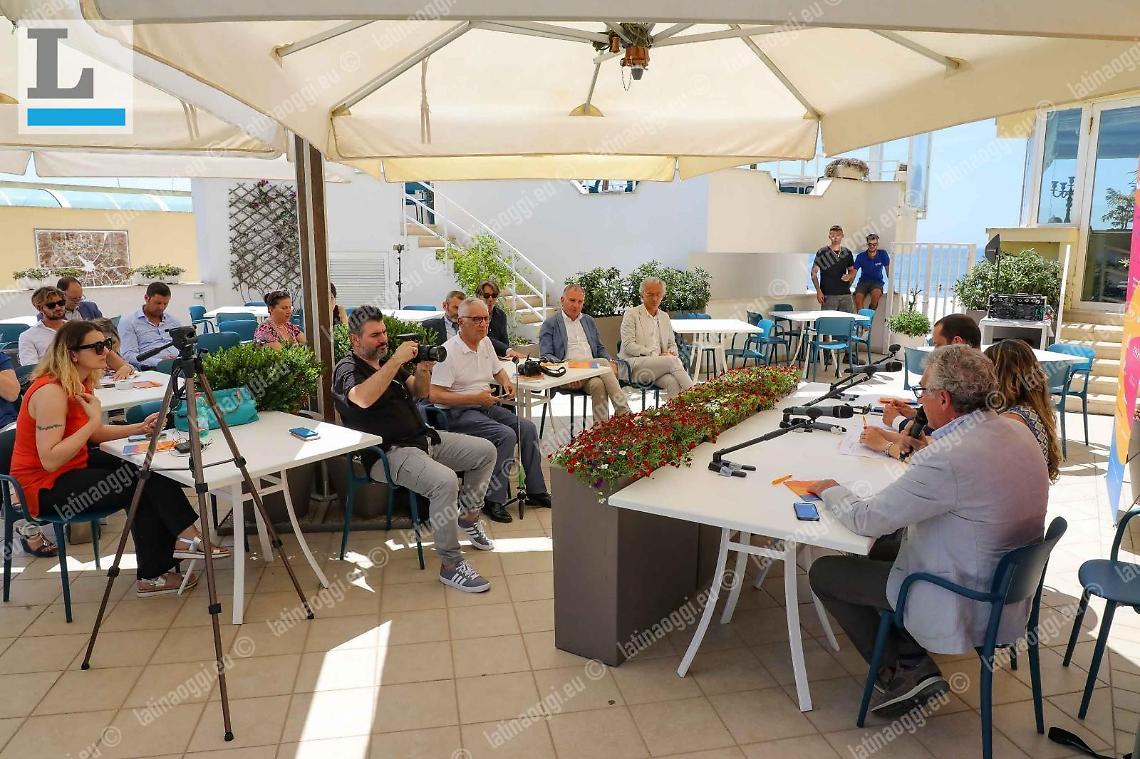Fiabe, economia, politica e impresa: la ricetta di Come il Vento nel Mare