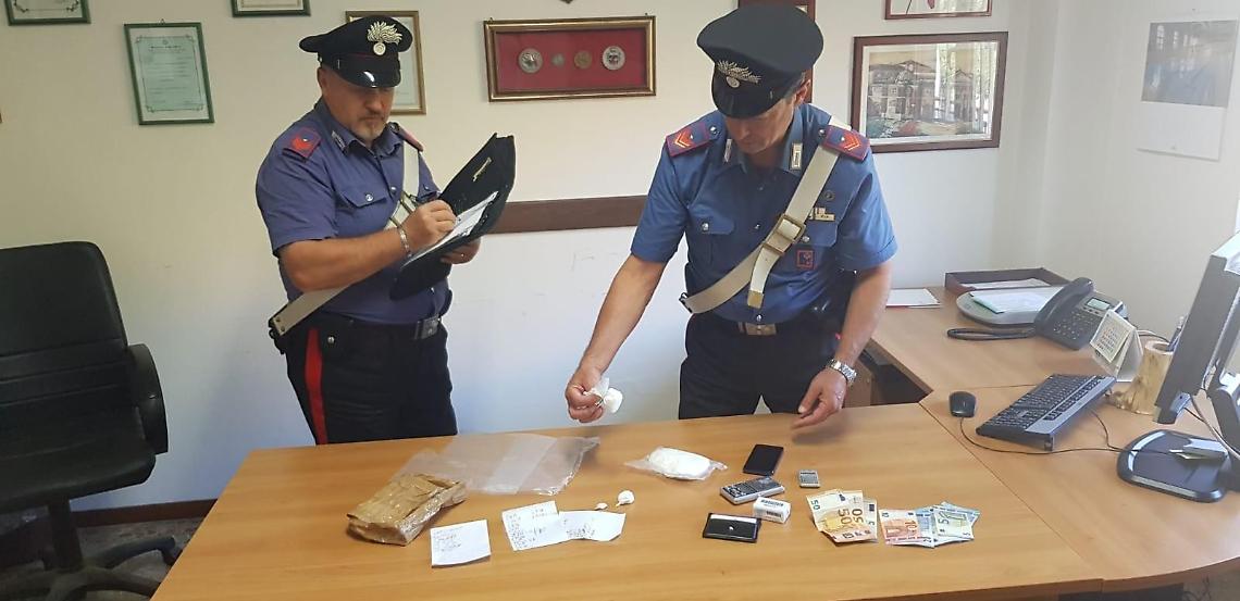 Spacciatore sorpreso con oltre un etto di cocaina: arrestato