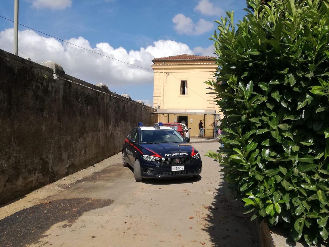 Sezze, caos cimitero: sotto sequestro anche le stalle del custode