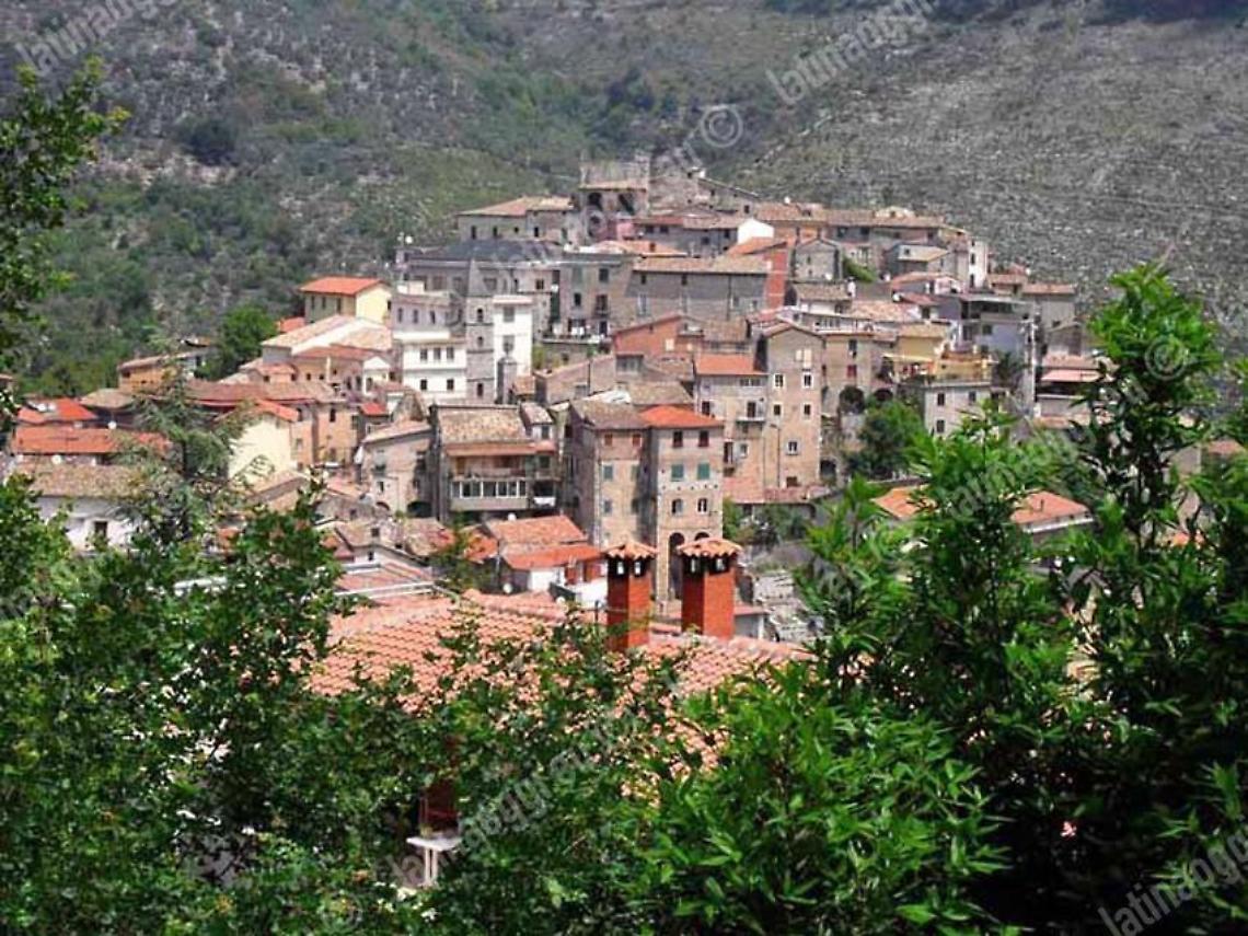 Il sindaco di Lenola dichiara guerra alla movida molesta