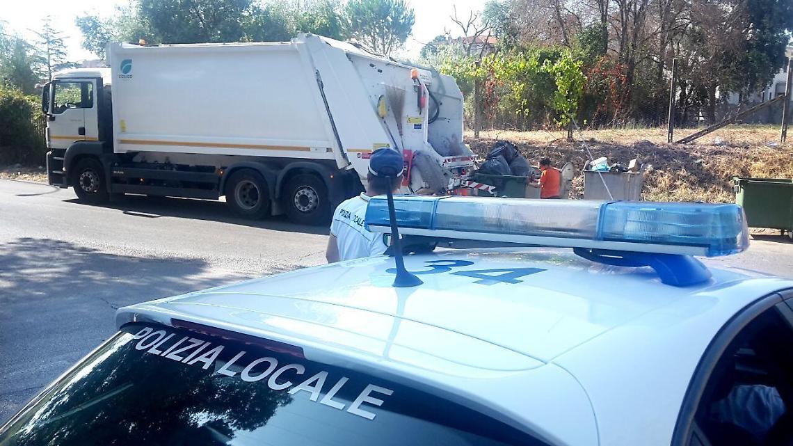 Rifiuti, mattinata di controlli: in arrivo sanzioni per molti cittadini