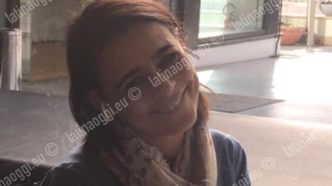 Una folla commossa per l'ultimo saluto a Raffaella De Pasquale