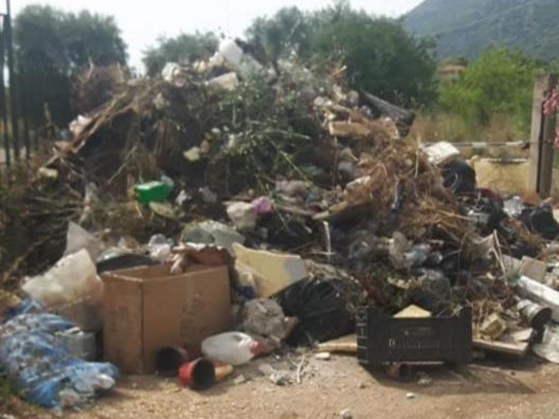 In via Sandalara è spuntata l'ennesima discarica abusiva