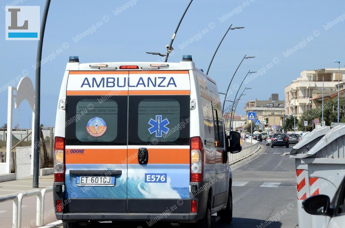 Ventenne rischia di annegare, salvataggio in mare al Tortuga
