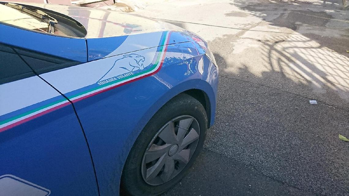 In stazione pronto a rubare nelle auto. Espulso giovane leader di una baby gang