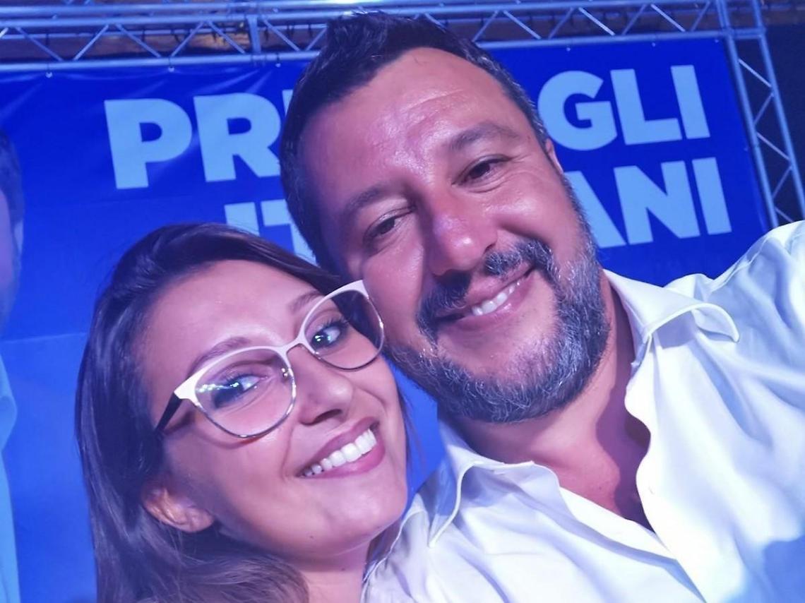 &laquo;Niente camera per te&raquo;. Il motivo: la ragazza ha un selfie con Salvini su Facebook