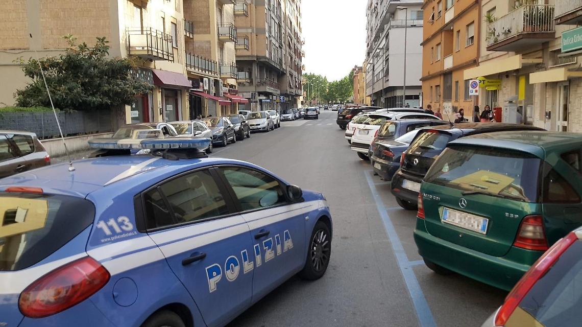 Prende la pensione, rapinata dentro la macchina