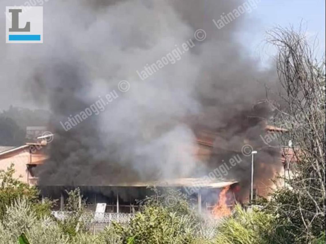 Sezze, paura in via Bassiano: incendio nelle pertinenze di un panificio