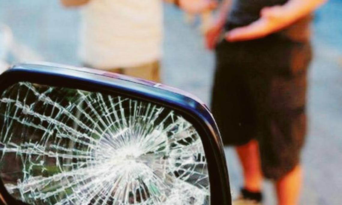 Truffa dello specchietto, denunciati due napoletani a Minturno