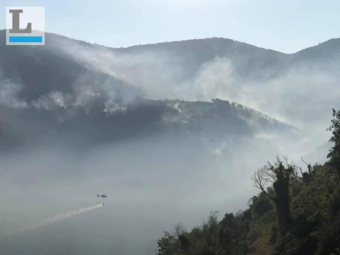 Maxi incendio fra Sermoneta, Sezze e Bassiano: chiusa la Provinciale