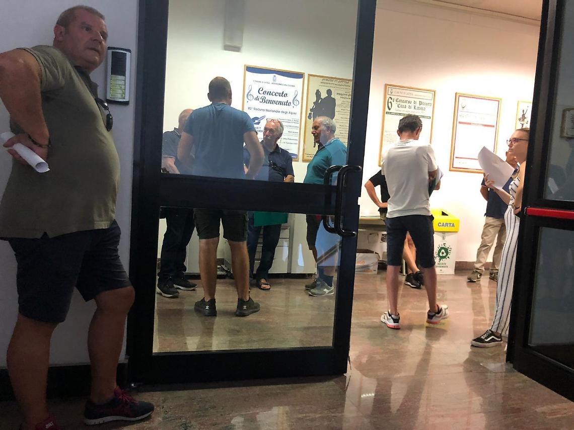 Tesserini per la caccia. Poco personale in Comune: la protesta