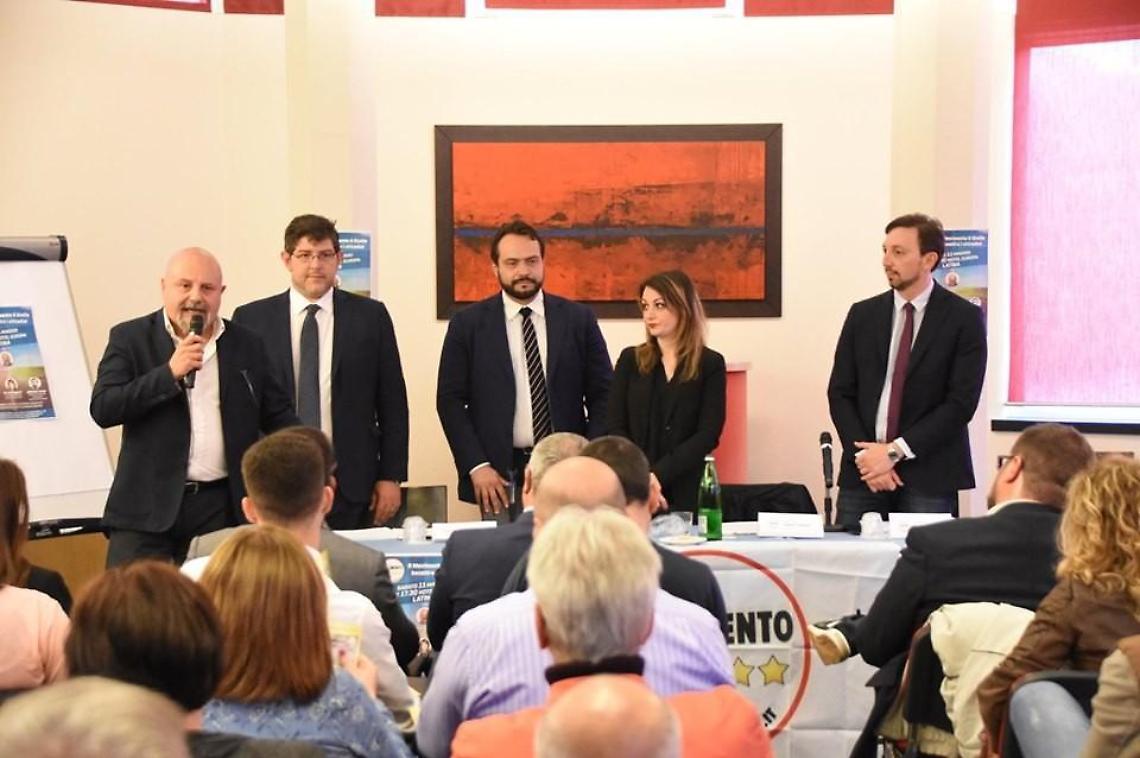 M5S contro Adinolfi e la Lega: "Basta con le fake news sulla crisi di Governo"
