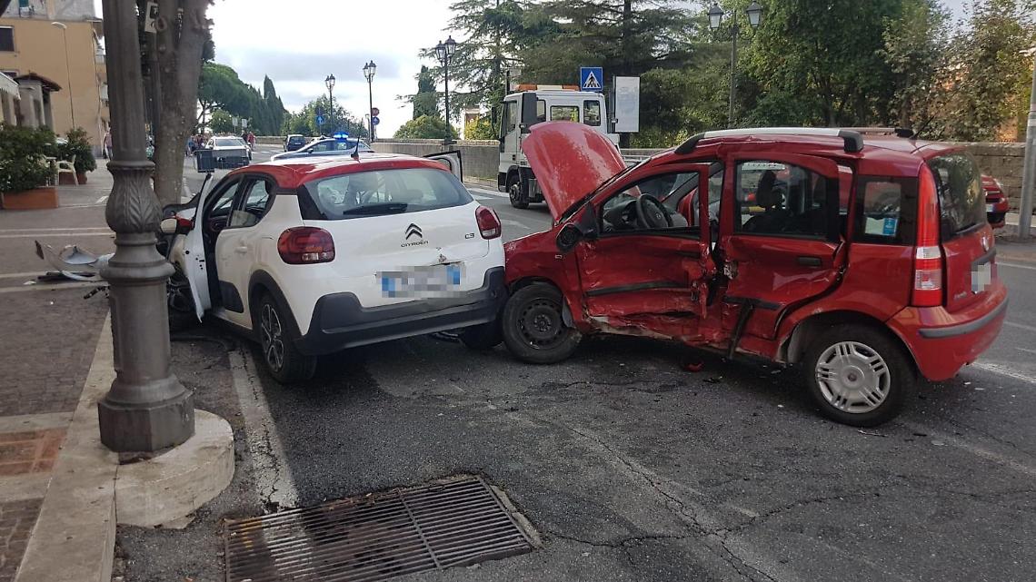 Incidente ad Albano sull'Appia, grave un giovane di Aprilia