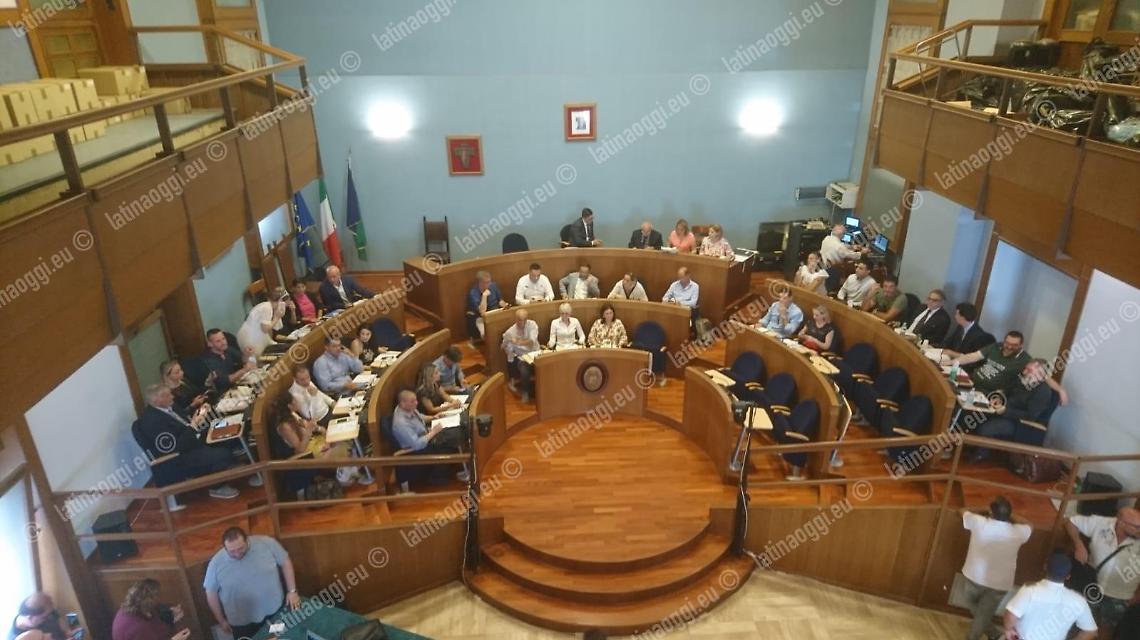 Nettuno, venti di crisi nel centrodestra: la maggioranza gi&agrave; scricchiola