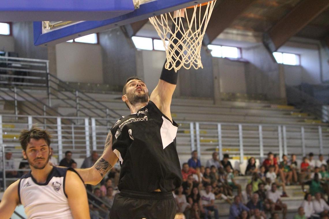 Terza sconfitta in Supercoppa per la Benacquista Latina Basket