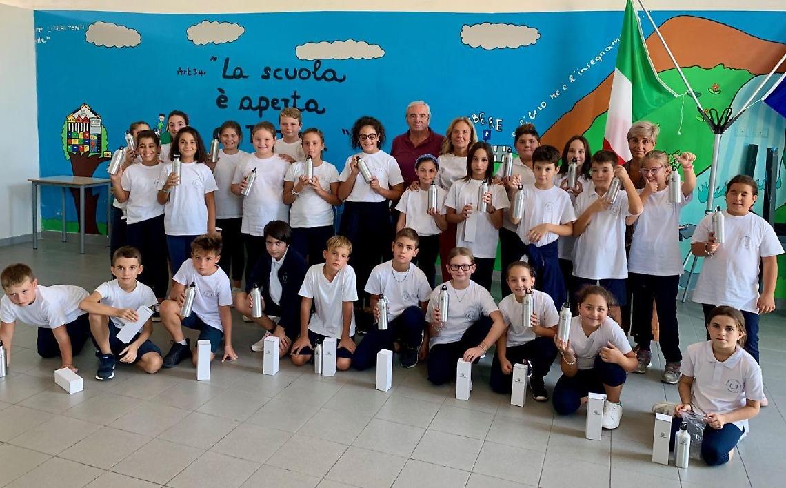 Ninfa plastic free, il dono ai bambini della scuola di Doganella