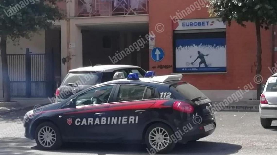 Rapina alla sala scommesse, bottino da migliaia di euro