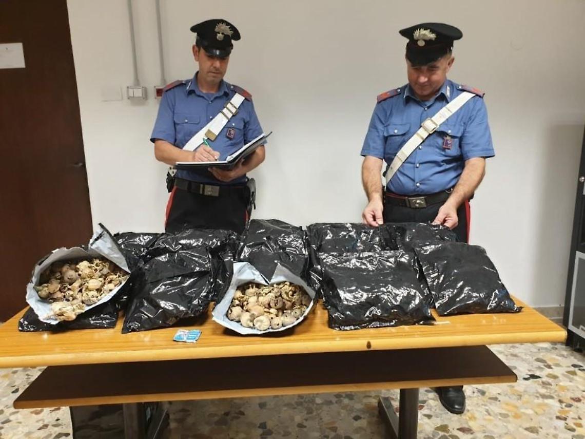 Sorpreso alla stazione con un trolley pieno di oppio: arrestato 32enne
