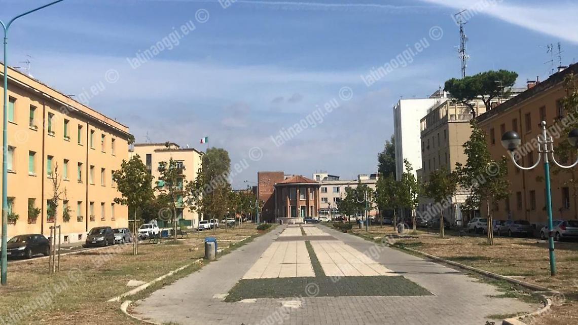 Passeggiata in viale Italia: il degrado a due passi dal Comune