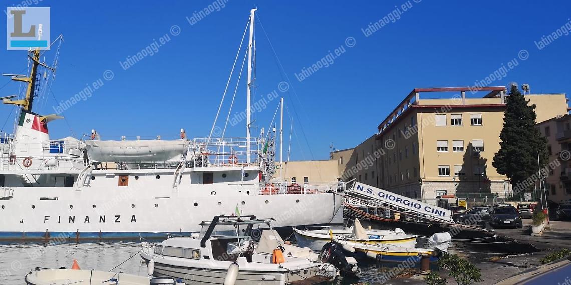 Finanziere si spara in testa, trasportato al San Camillo di Roma