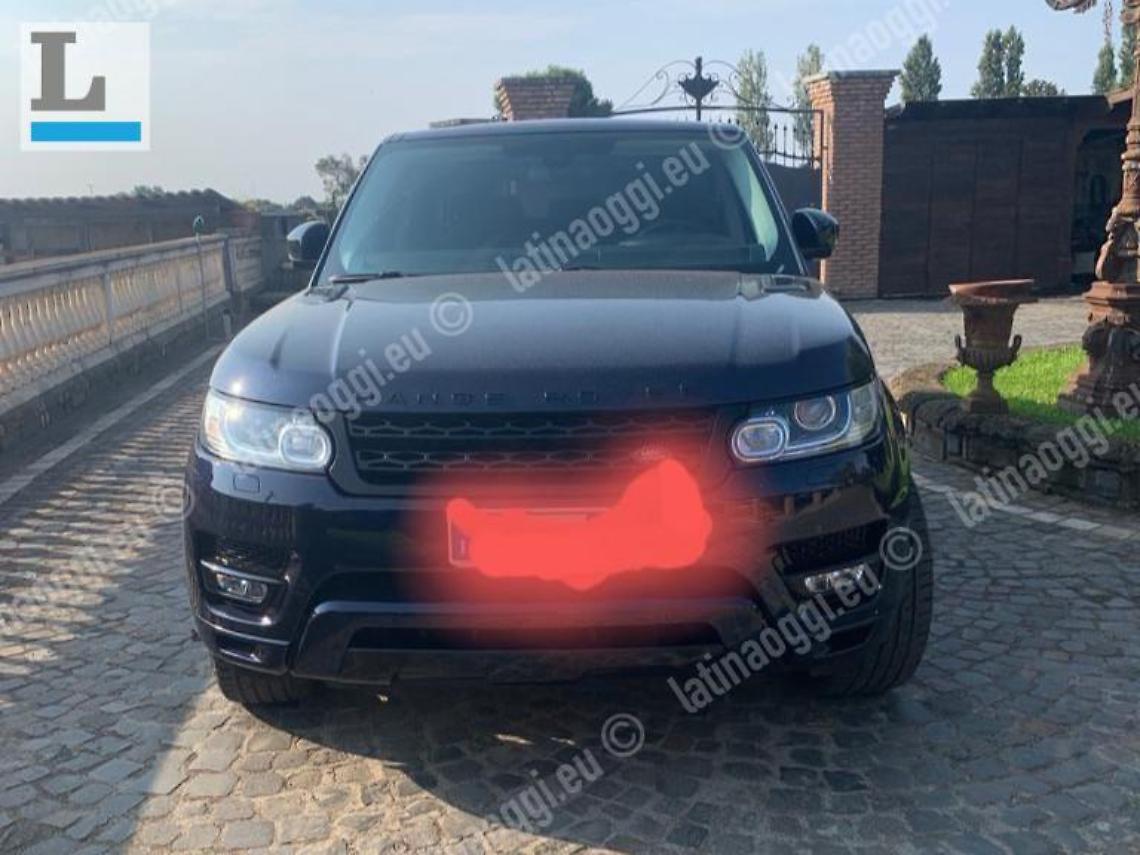 Aprilia, recuperati dalla polizia stradale due Range Rover rubati
