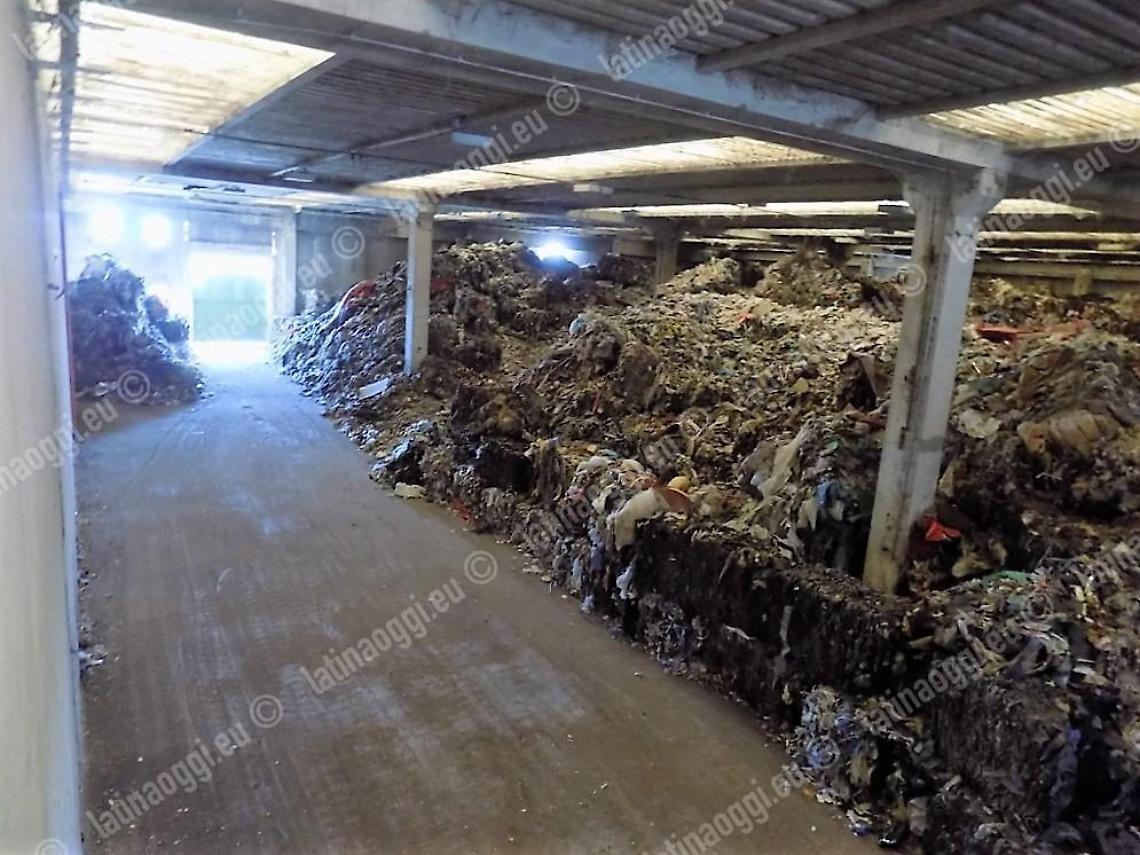 Rifiuti sequestrati, la giunta Terra si sfila: &laquo;Non abbiamo soldi per smaltirli&raquo;