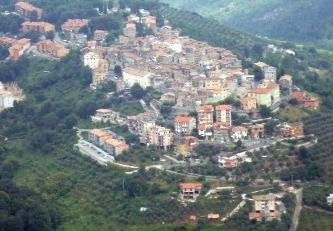 Bassiano vuole tutelare i terreni agricoli: no a fotovoltaico ed eolico