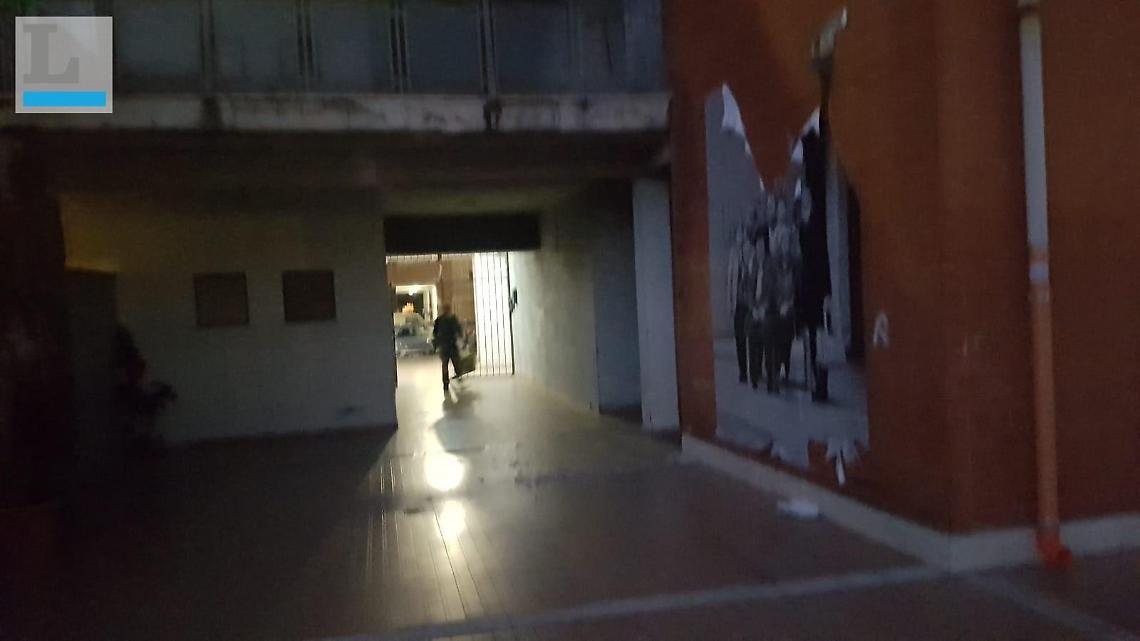 Sfregio ai cittadini di Toscanini, strappata la foto della mostra nell'ex buca