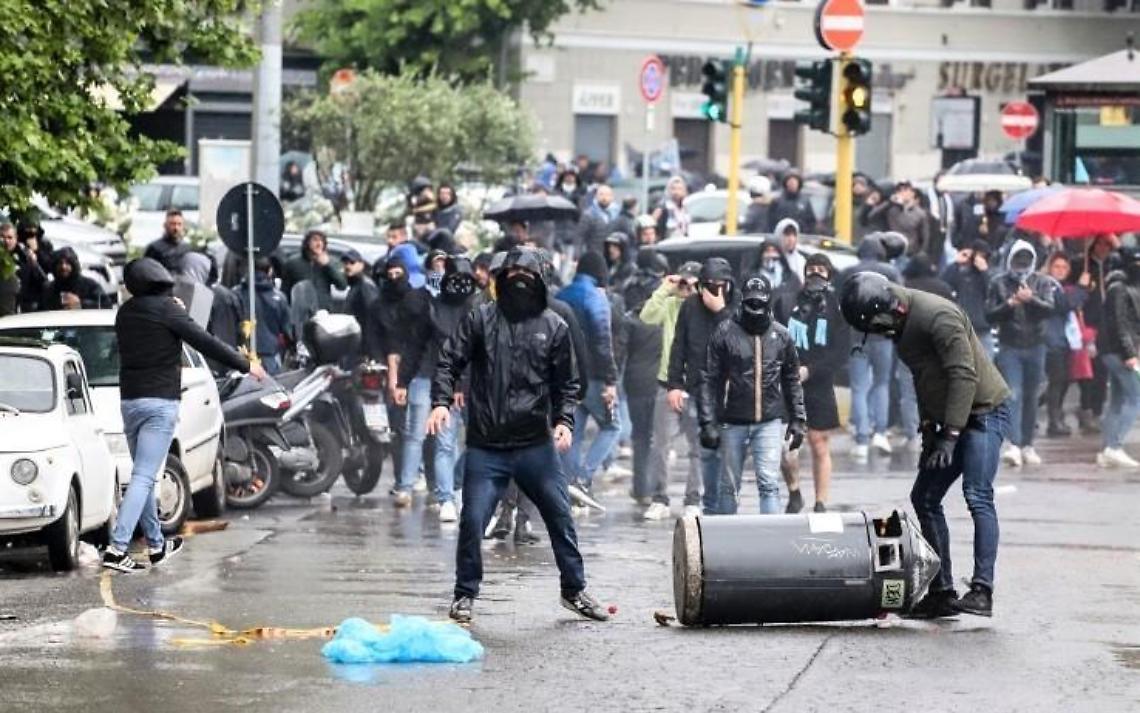 Razzismo e violenza negli stadi, quattro daspo agli ultras