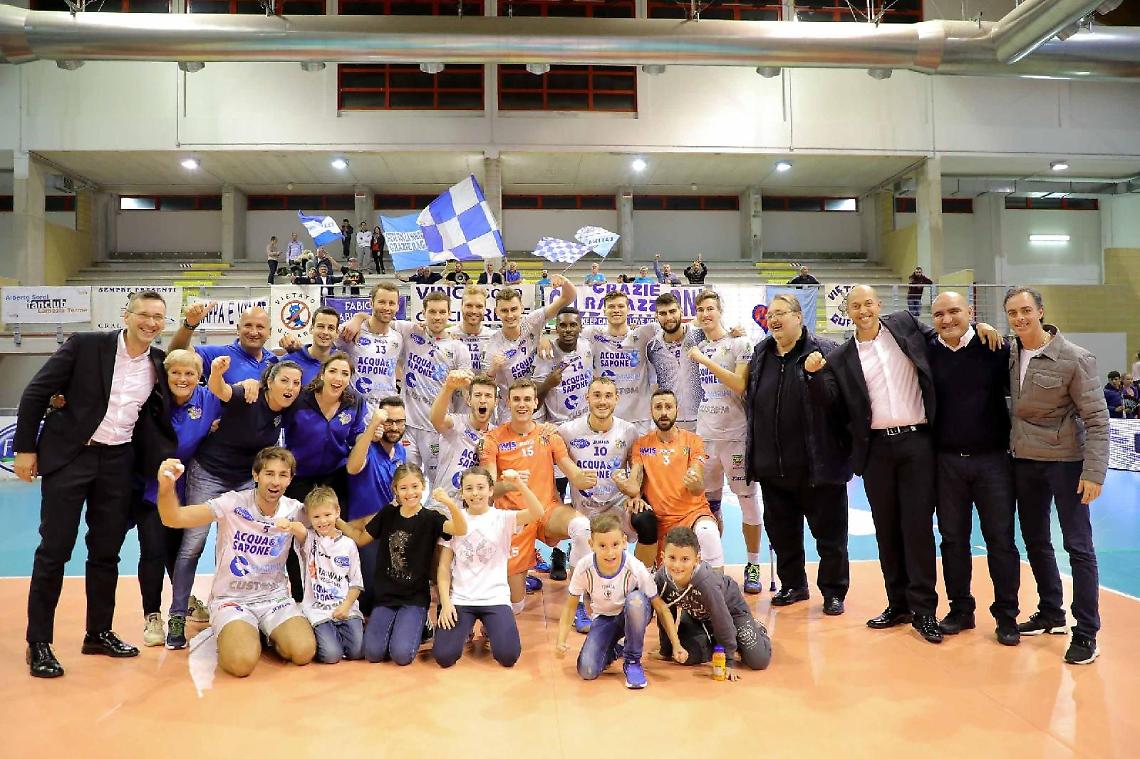 Una splendida Top Volley supera Monza al tie break: 3-2 il finale