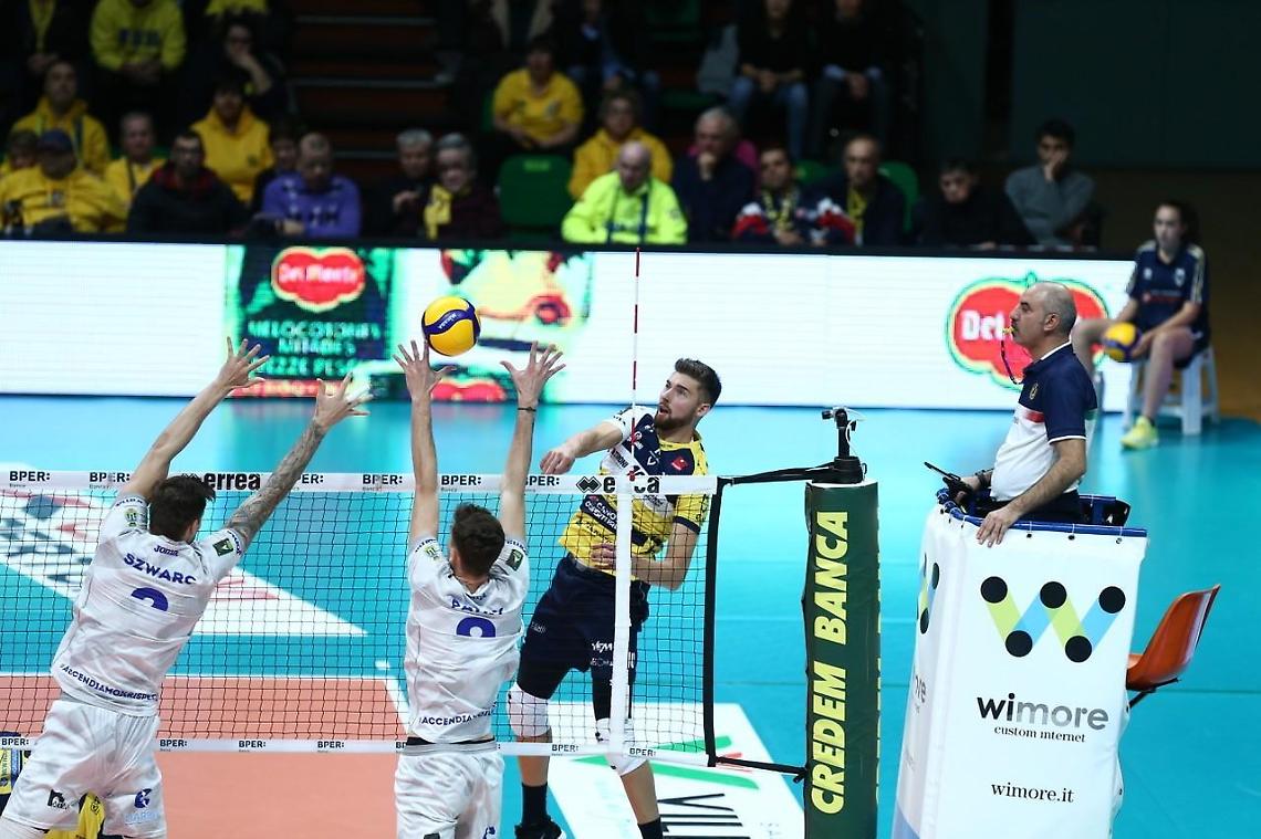 La Top Volley perde con onore a Modena: 3-o il finale per gli emiliani