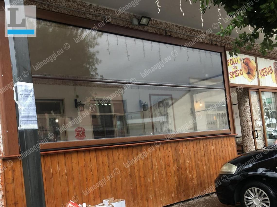 Attentato contro una pizzeria: esplosione sul retro dell'attivit&agrave;