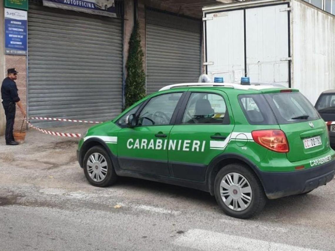 Rifiuti nella solita autorimessa e scattano due denunce