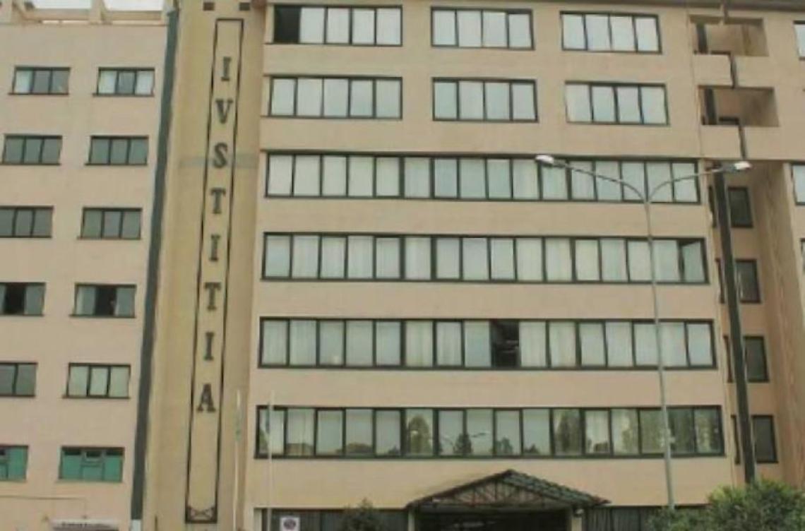 Anzio, aggred&igrave; un migrante a colpi di spranga: patteggia la pena