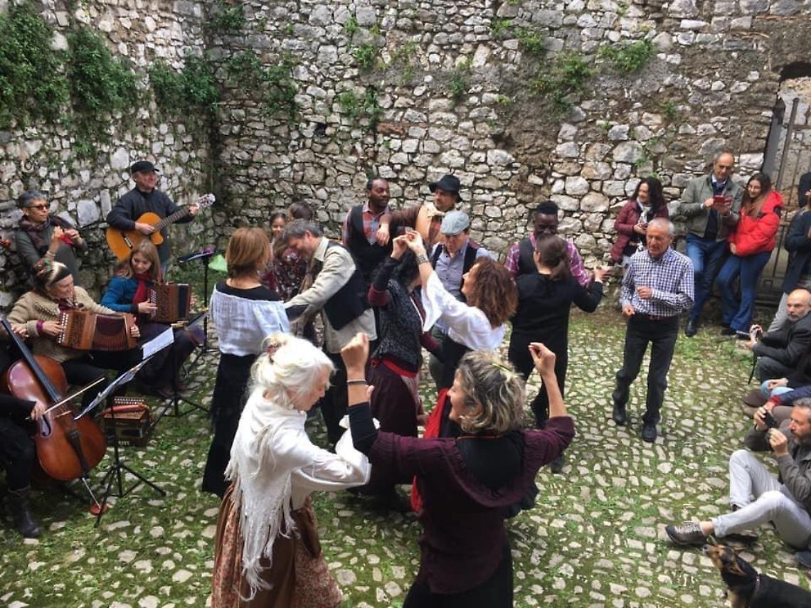 A Piazza Udine, domenica 15 dicembre, arriva il "Porta Party"