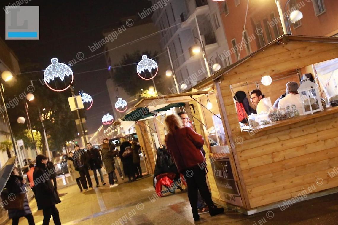 Domani la Notte Bianca del centro storico: negozi aperti fino a mezzanotte