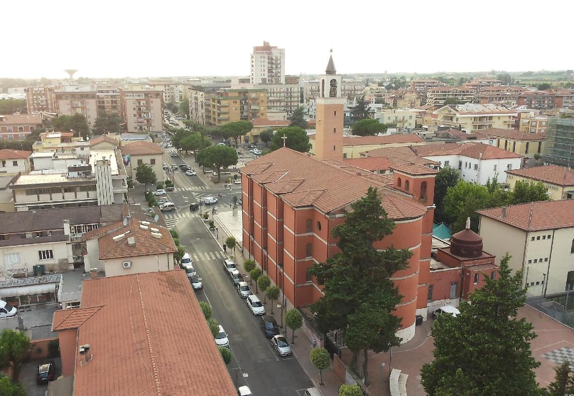 Un "Angioletto nero" contro l'indifferenza, inaugurata l'opera di Guadagnuolo