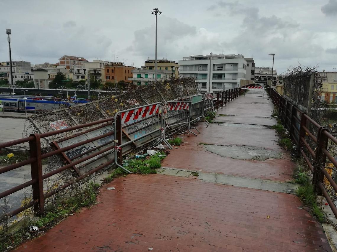 Nettuno, cavalcavia pericolante: due progetti per riaprirlo