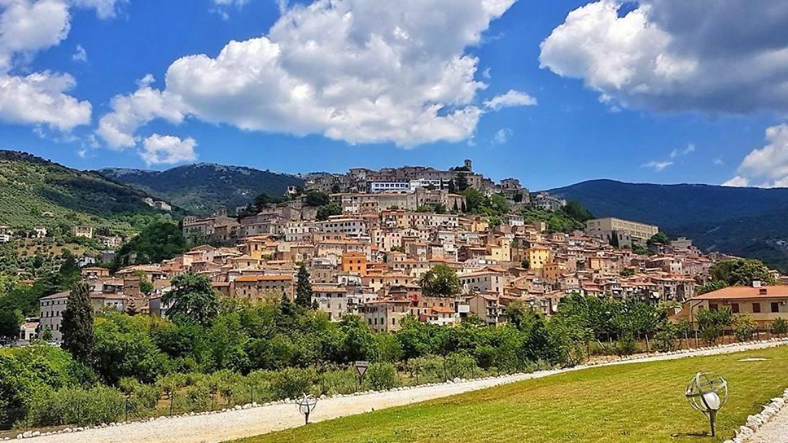 Epifania a Cori tra musica e il bacio del Bambinello