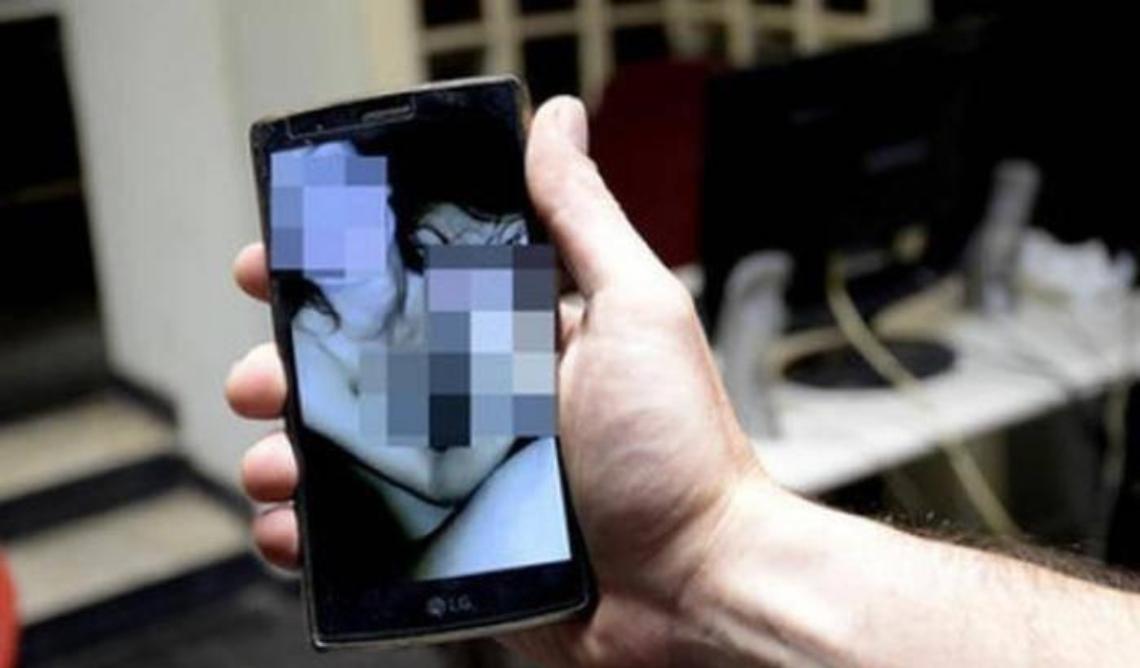 Ricatto all'ex fidanzata col video hard, denunciato un 25enne