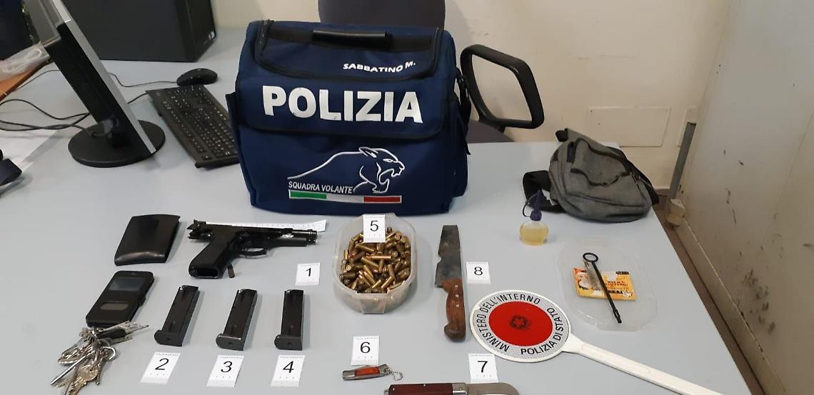 Detiene pistola con matricola abrasa e munizioni: arrestato