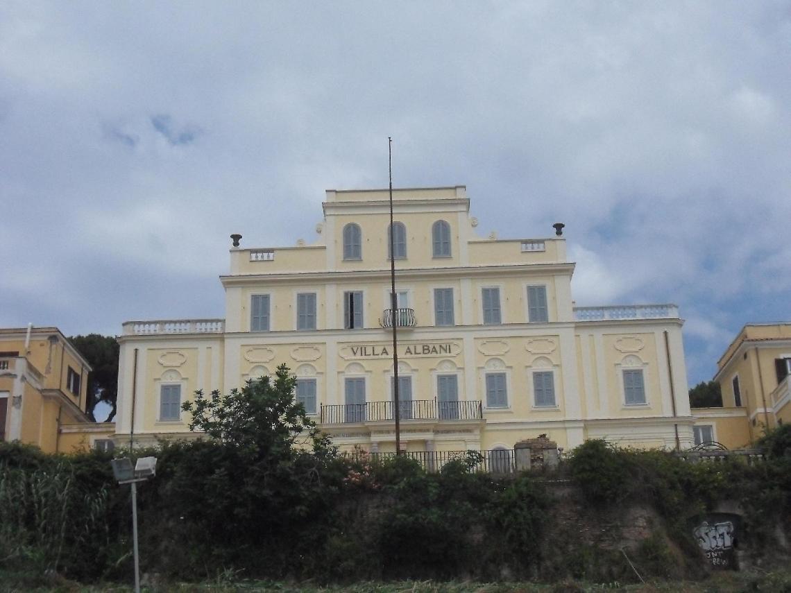 Il dono alla citt&agrave; di Anzio dell'artista Marta Valls