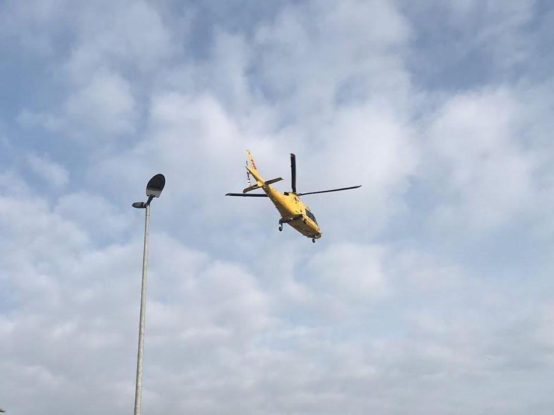 Incidente al Lido, ciclista cade su un dosso e sbatte la testa: è gravissima