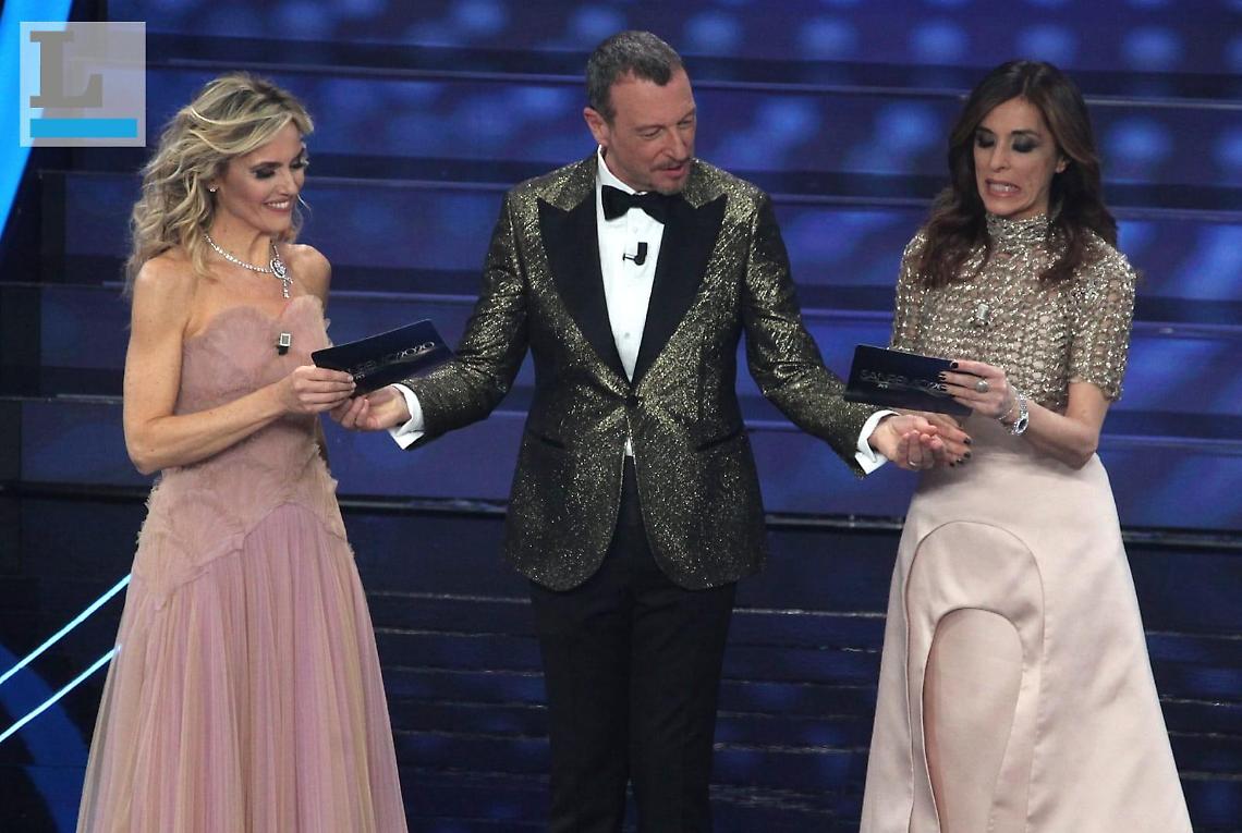 Festival di Sanremo, archiviata la seconda serata. Altra standing ovation per Tiziano Ferro