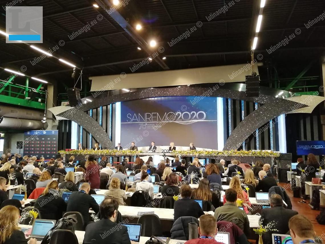 Sanremo, questa sera si passa alle cover: ecco i brani scelti e i duetti in gara