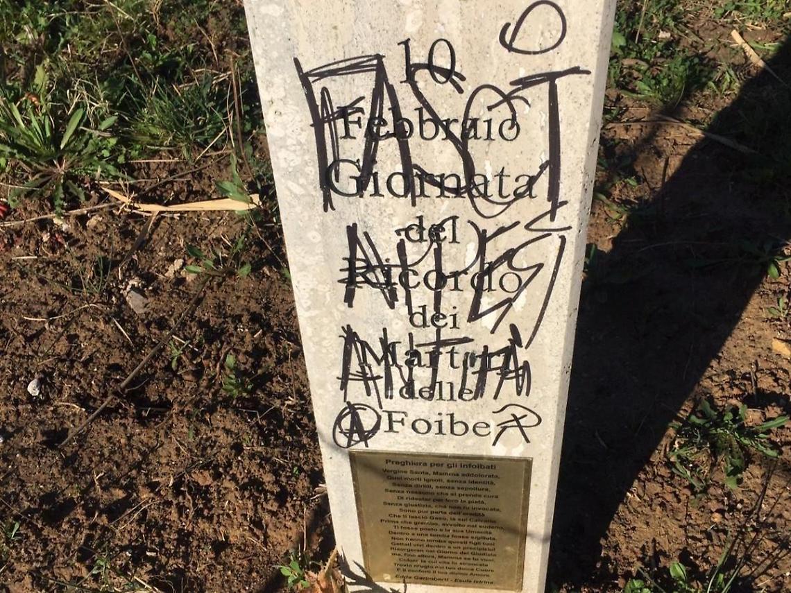 Vandalizzata la stele in ricordo dei martiri delle Foibe