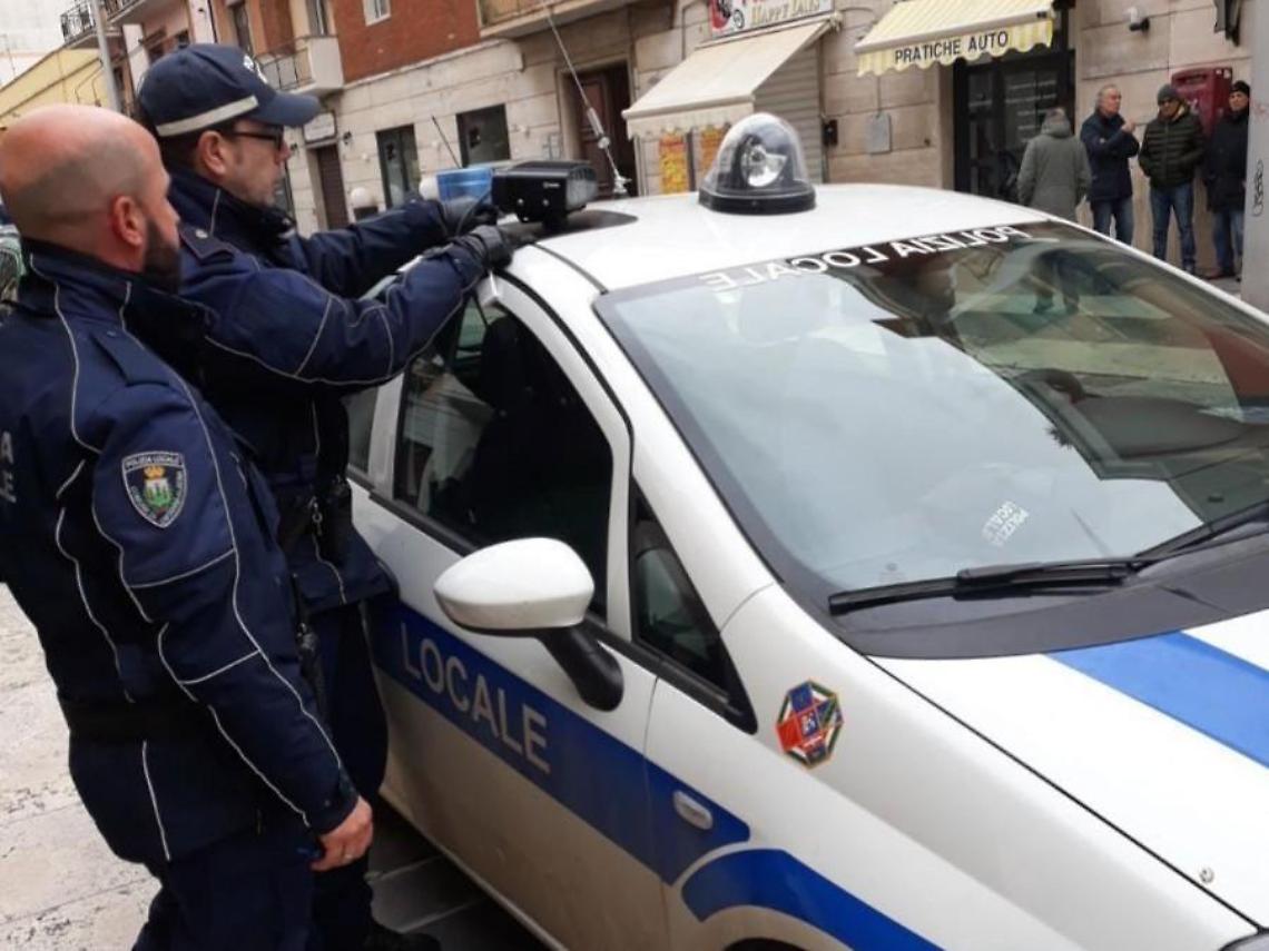 L'arrotino che da otto anni circolava con la patente falsa: denunciato
