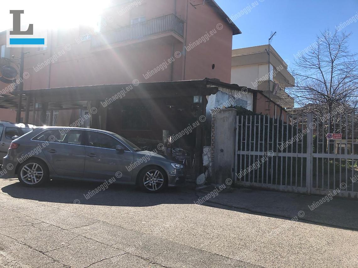 Furto nel bar del borgo: colpo a segno, bottino da quantificare