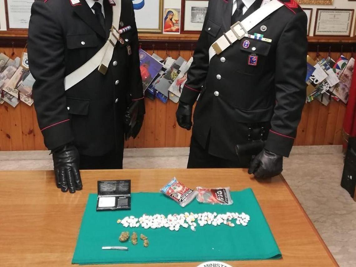 Cocaina e marijuana pronte per essere spacciate: arrestato un 52enne